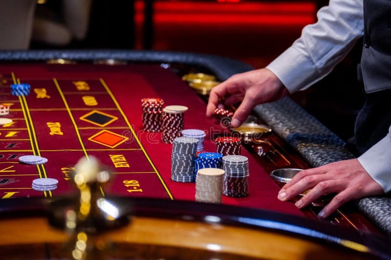kerbau Bandar Ceme card hand comparison screen showing player versus banker values